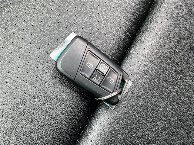 2022 Volkswagen Atlas 3.6L V6 SE w/Technology - Photo 11