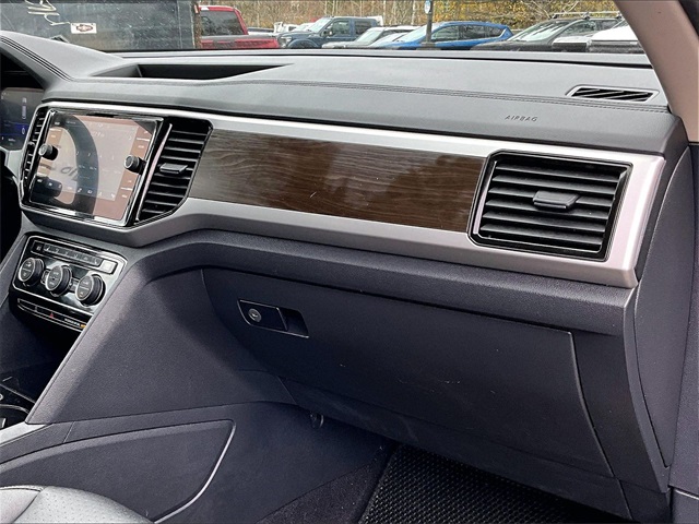 2022 Volkswagen Atlas 3.6L V6 SE w/Technology - Photo 17