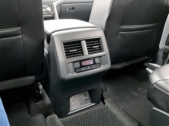 2022 Volkswagen Atlas 3.6L V6 SE w/Technology - Photo 30