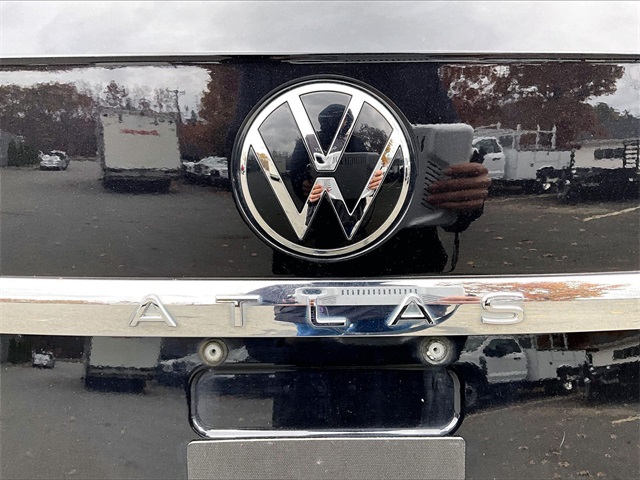 2022 Volkswagen Atlas 3.6L V6 SE w/Technology - Photo 8