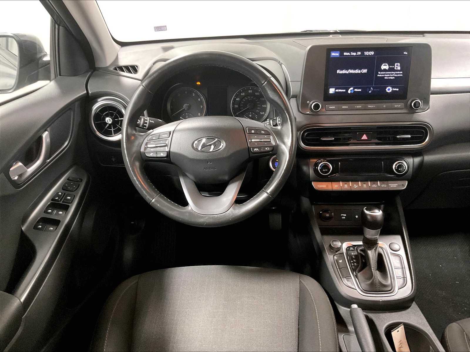 2022 Hyundai Kona SEL - Photo 17