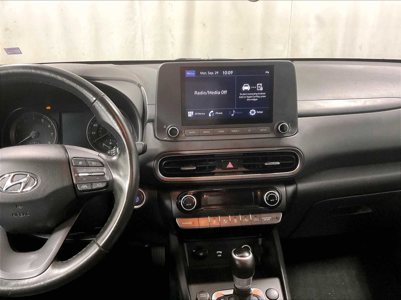 2022 Hyundai Kona SEL - Photo 18
