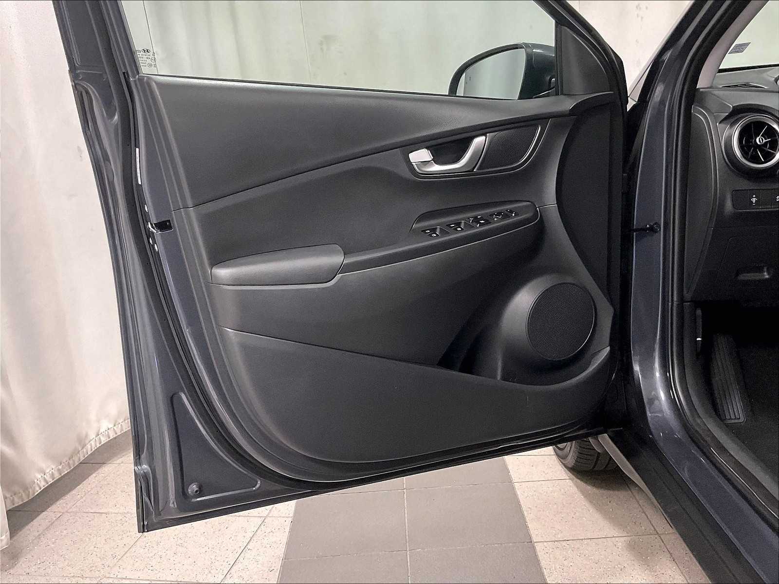 2022 Hyundai Kona SEL - Photo 9