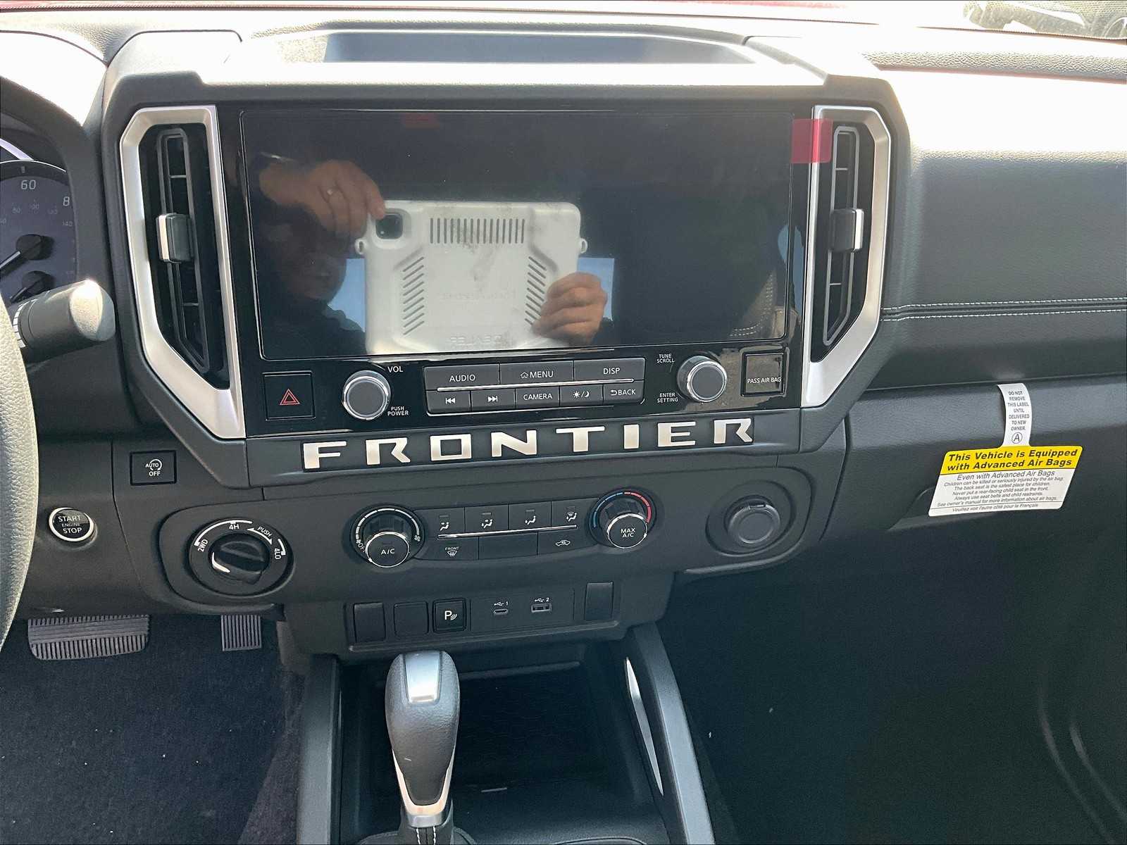2025 Nissan Frontier SV - Photo 14