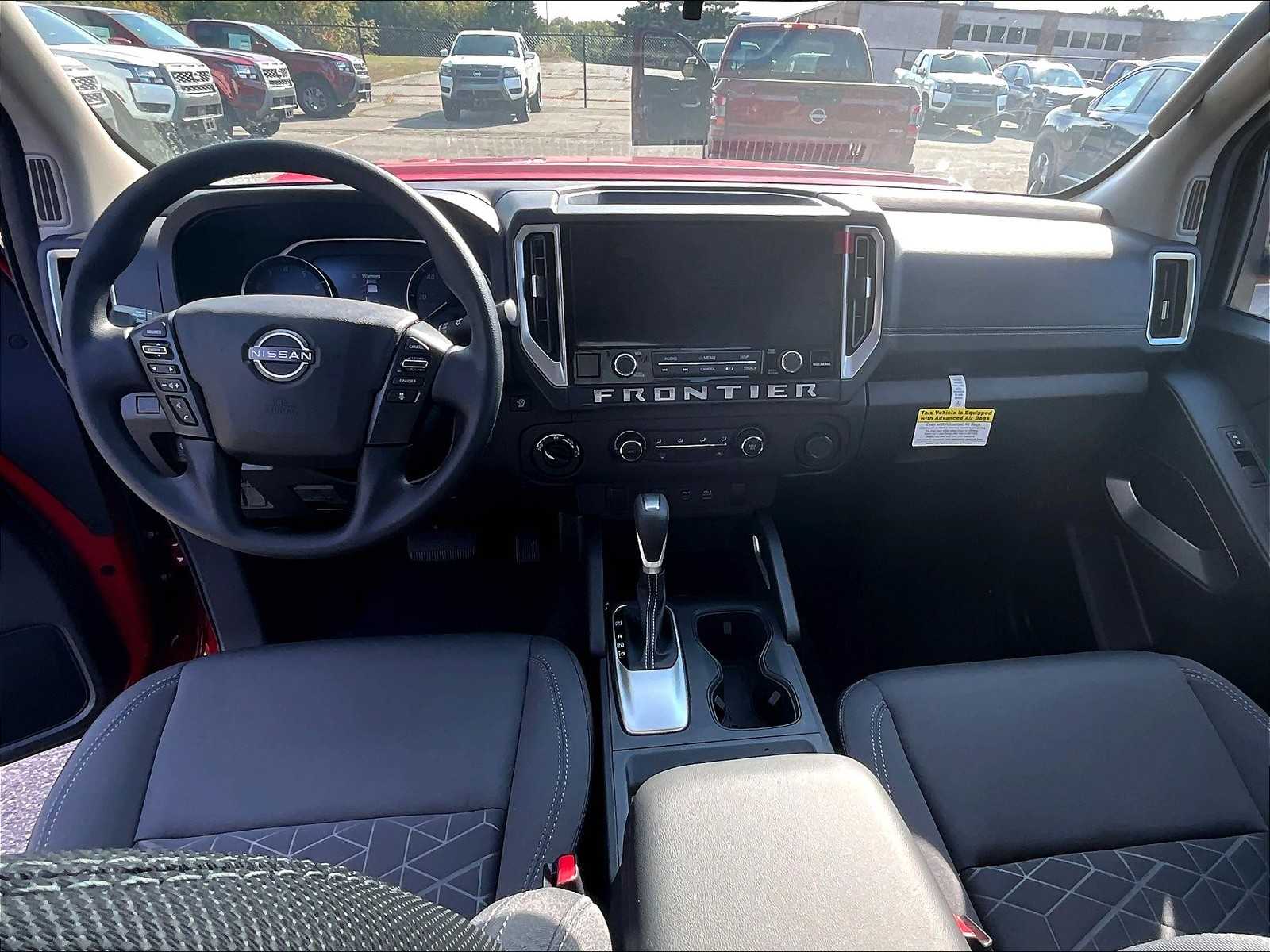 2025 Nissan Frontier SV - Photo 17