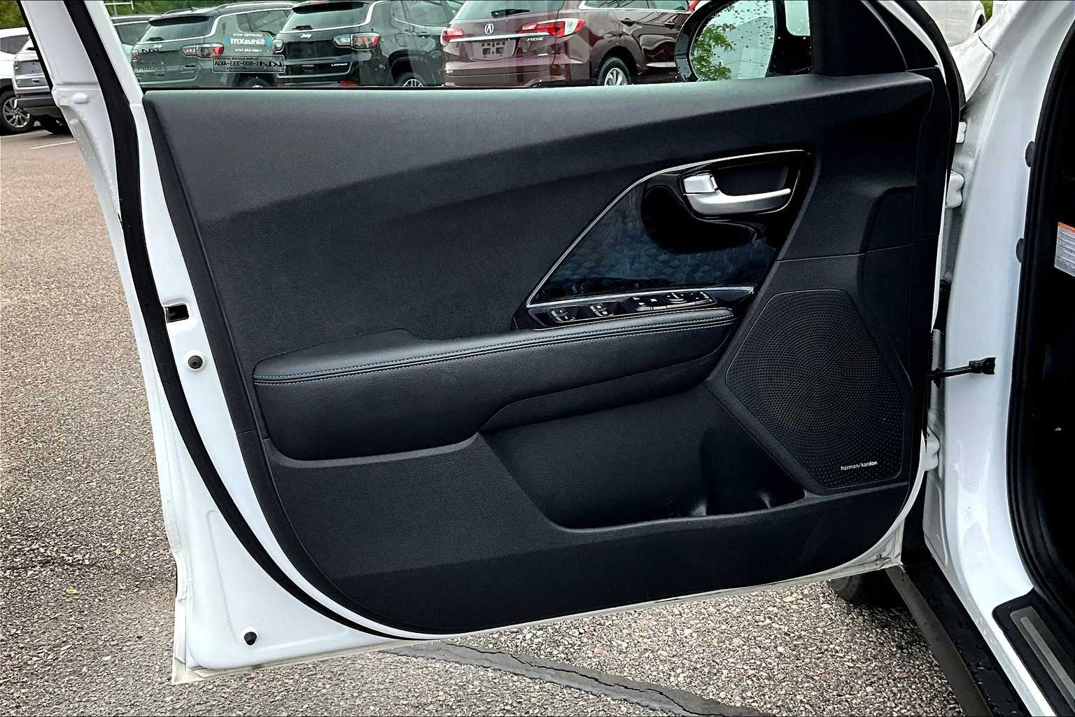 2022 Kia Niro EV EX Premium - Photo 9