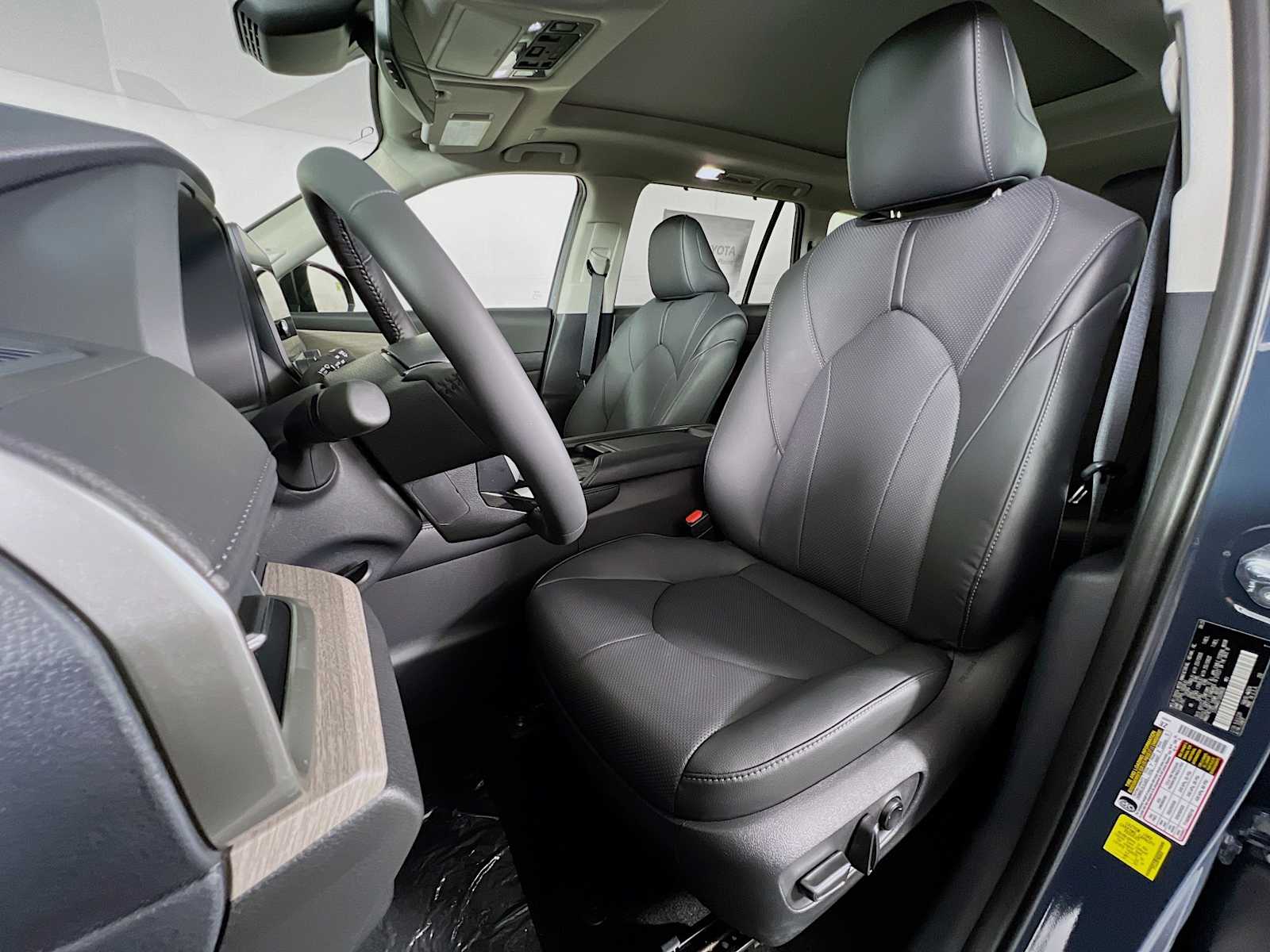 2025 Toyota Grand Highlander Limited - Photo 12