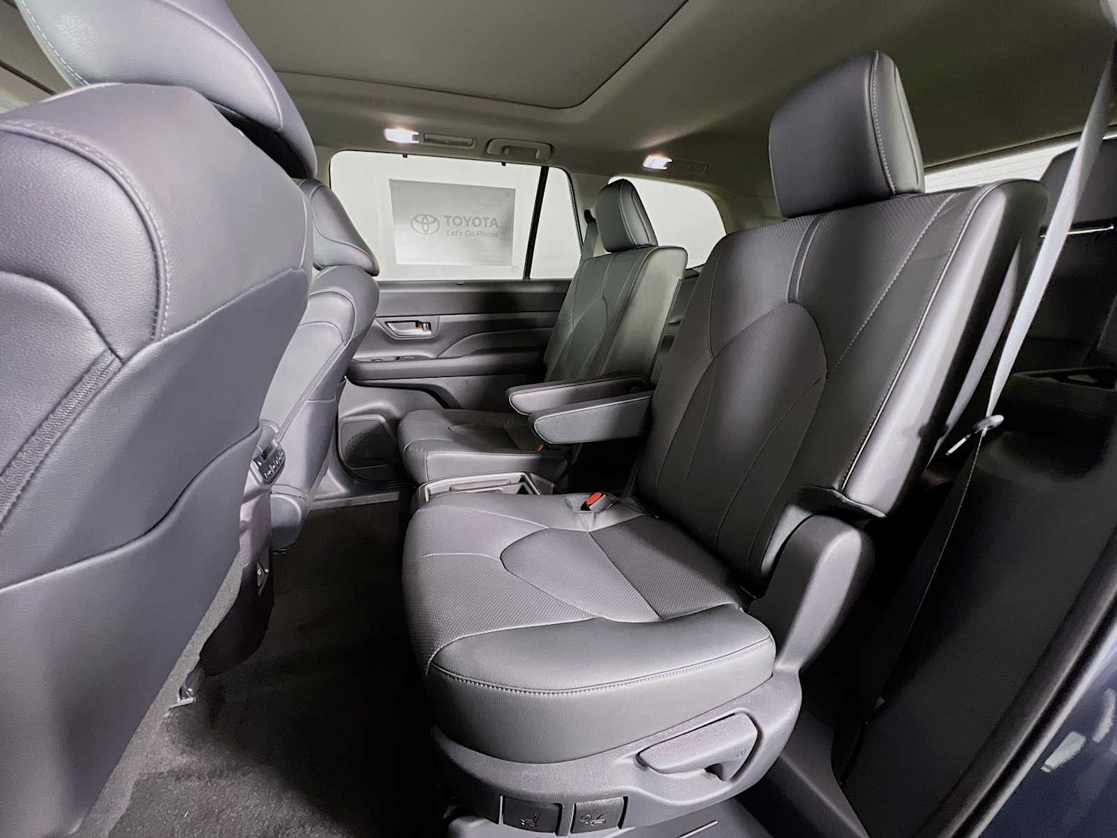 2025 Toyota Grand Highlander Limited - Photo 13