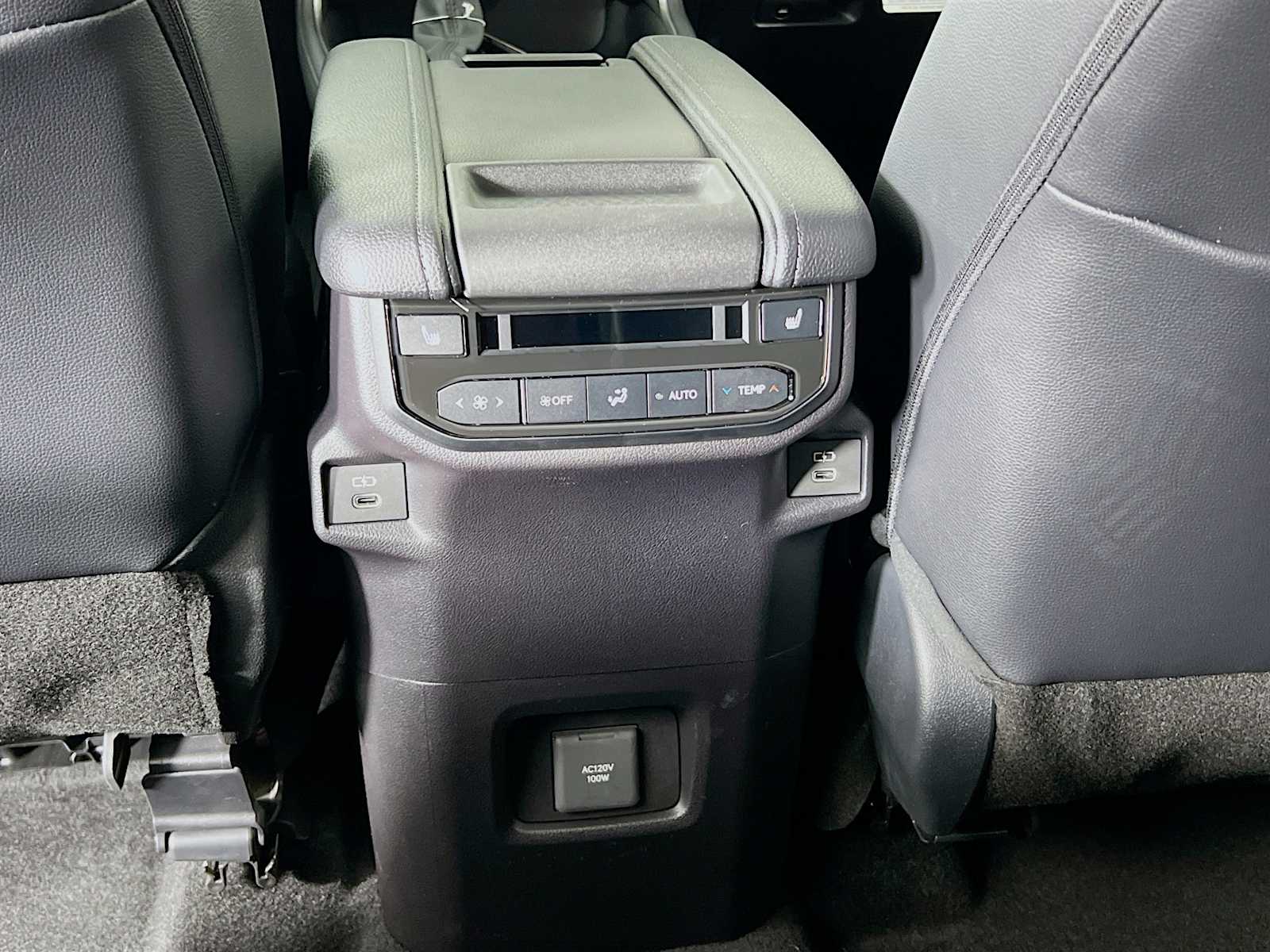 2025 Toyota Grand Highlander Limited - Photo 14