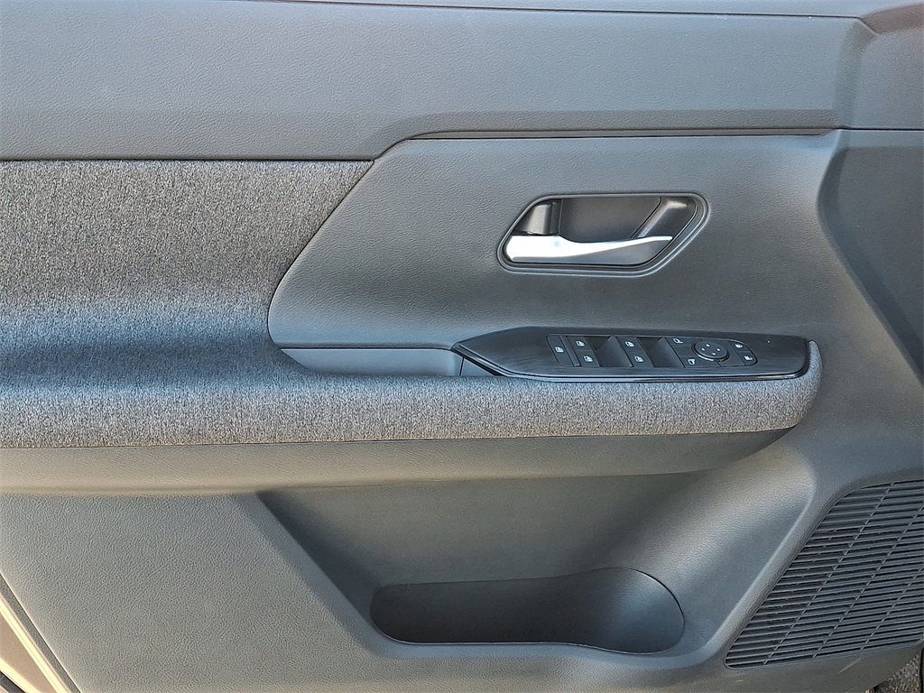 2025 Nissan Kicks SV - Photo 8