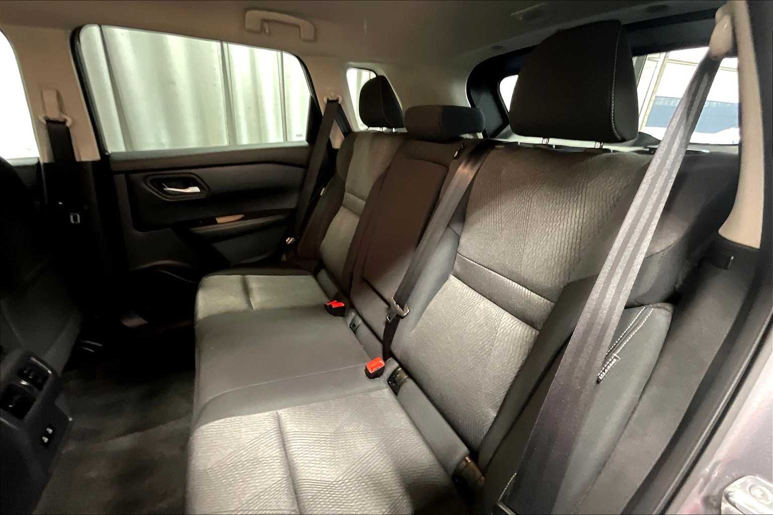 2024 Nissan Rogue SV - Photo 15