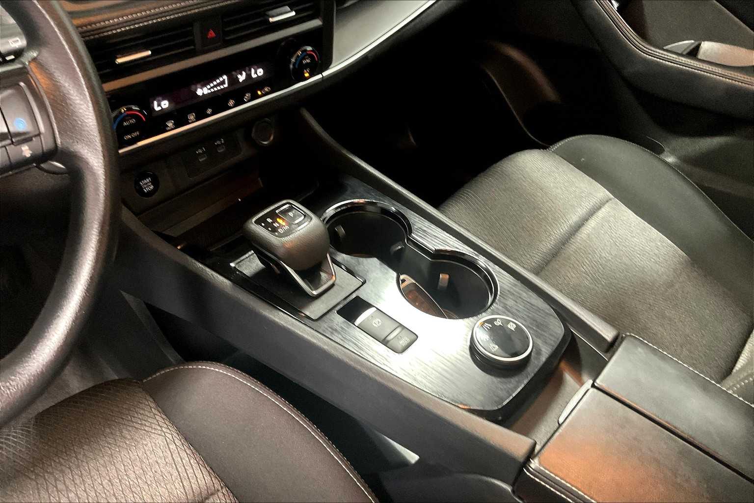2024 Nissan Rogue SV - Photo 20