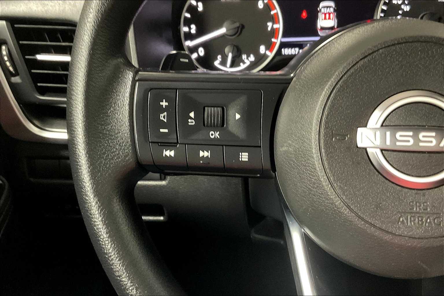 2024 Nissan Rogue SV - Photo 22
