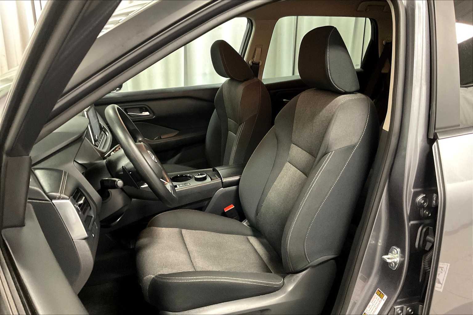 2024 Nissan Rogue SV - Photo 10