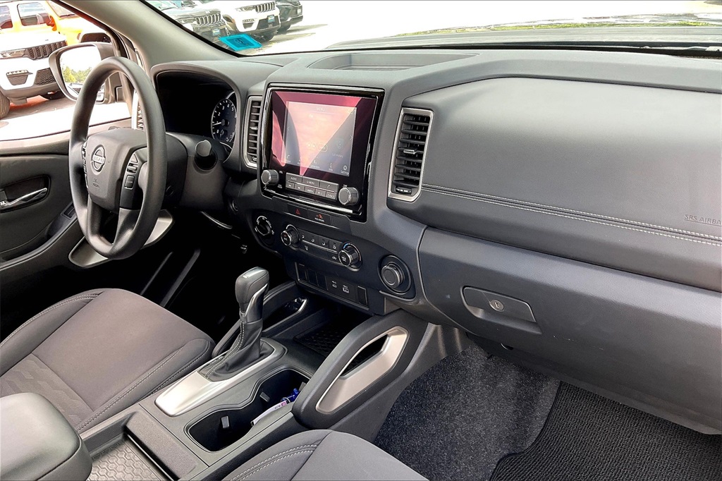 2022 Nissan Frontier SV - Photo 13