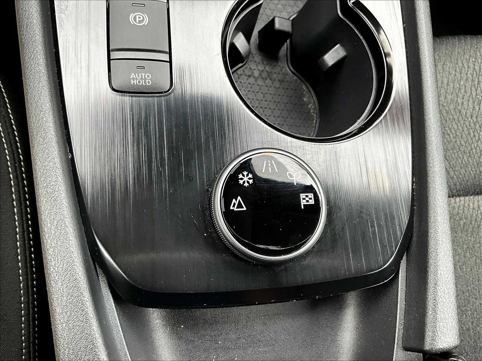 2025 Nissan Rogue SV - Photo 26