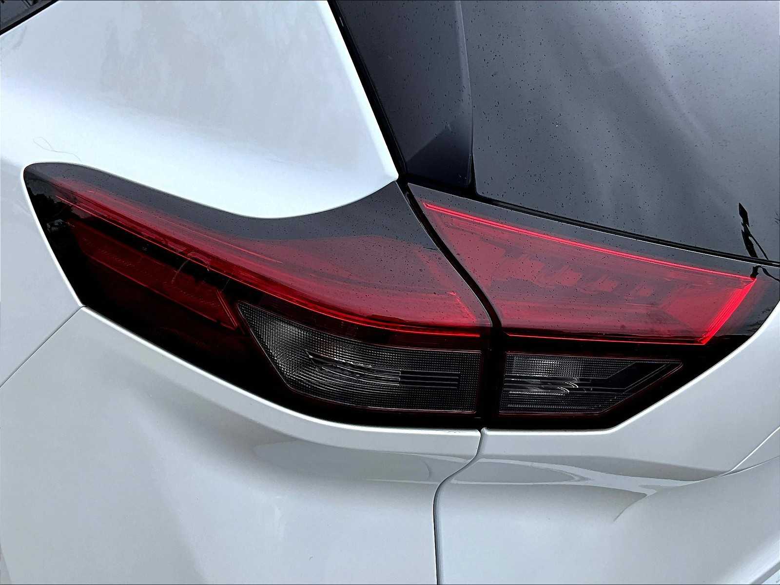 2025 Nissan Rogue SV - Photo 32