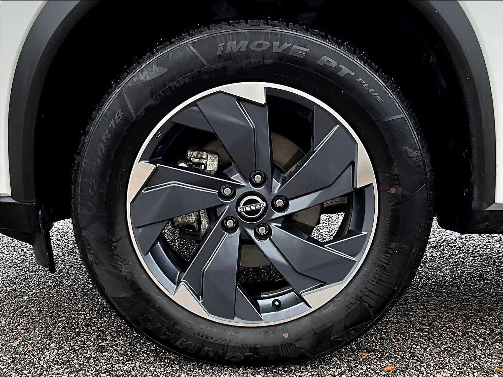 2025 Nissan Rogue SV - Photo 7