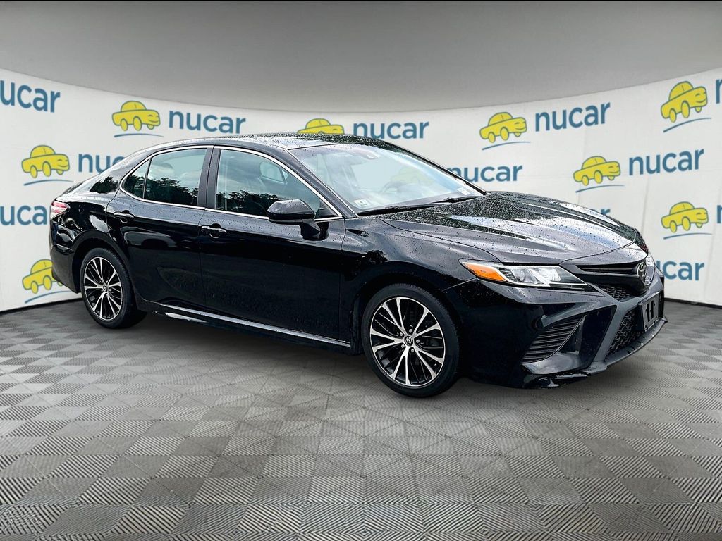 2020 Toyota Camry SE
