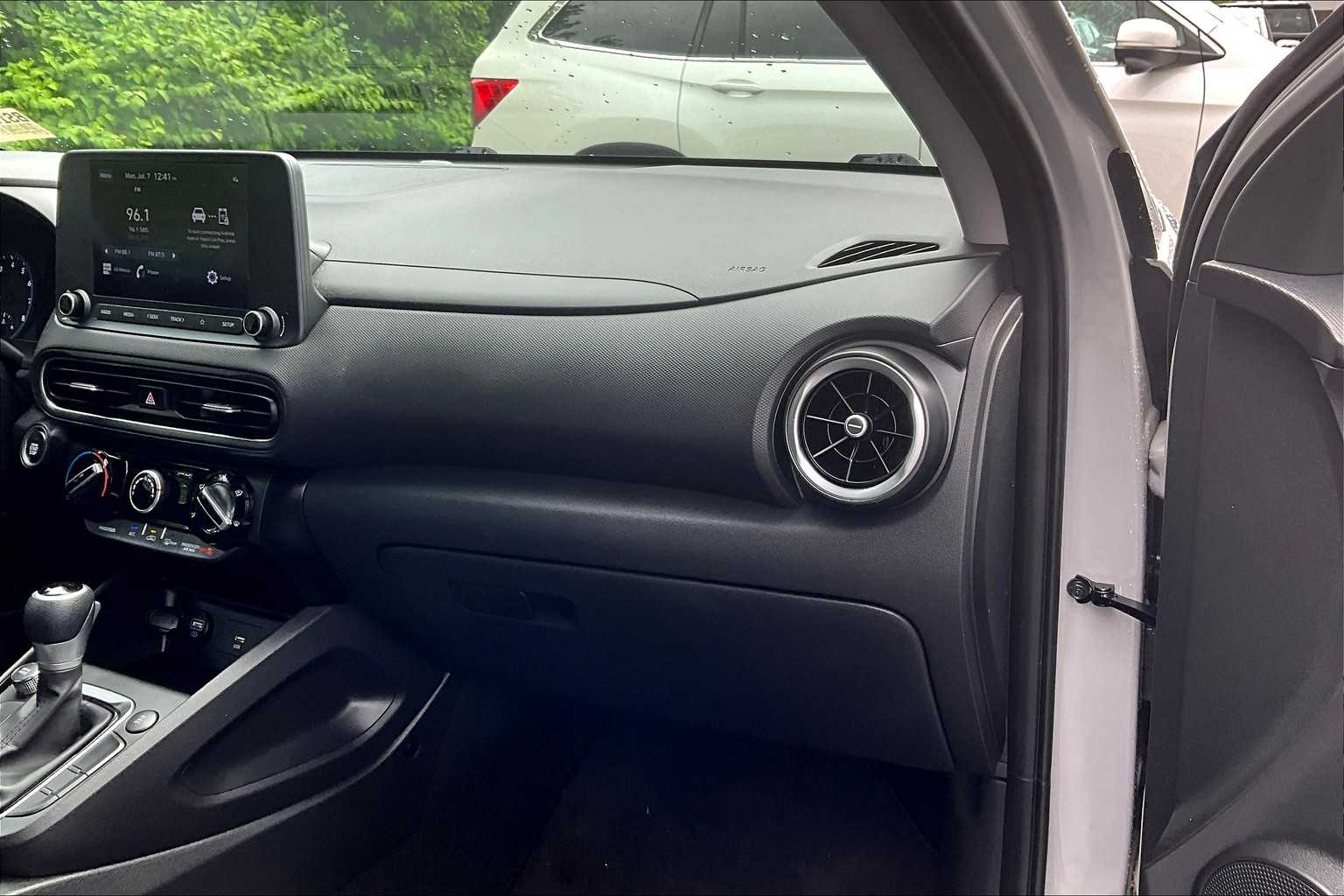 2022 Hyundai Kona SEL - Photo 13
