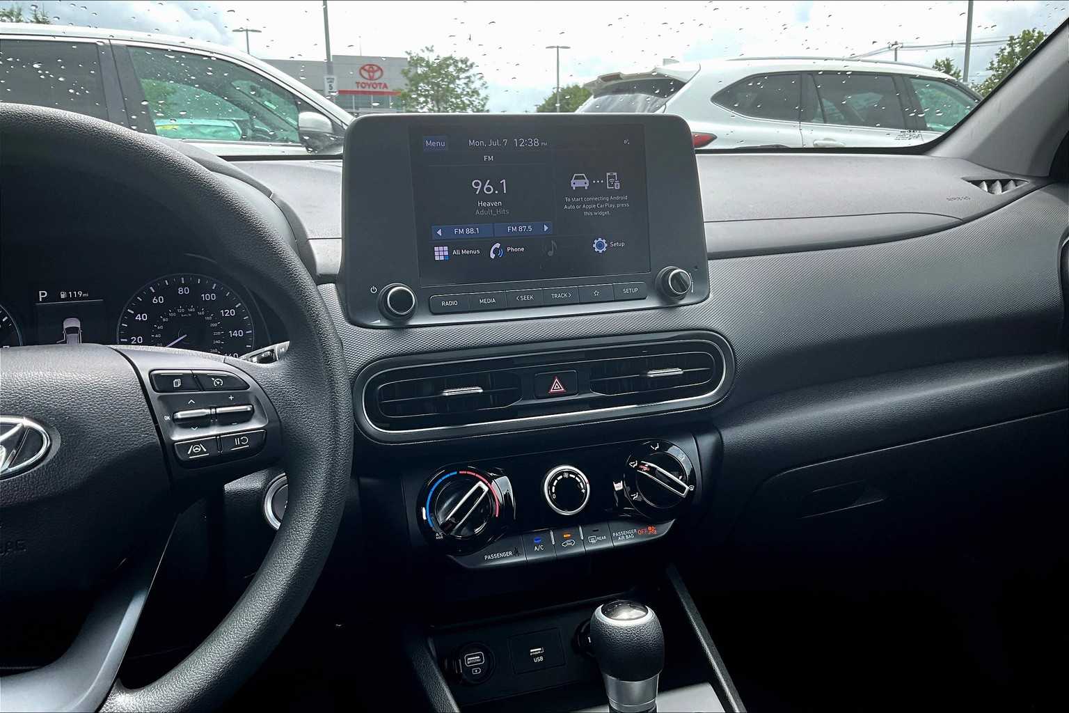 2022 Hyundai Kona SEL - Photo 18