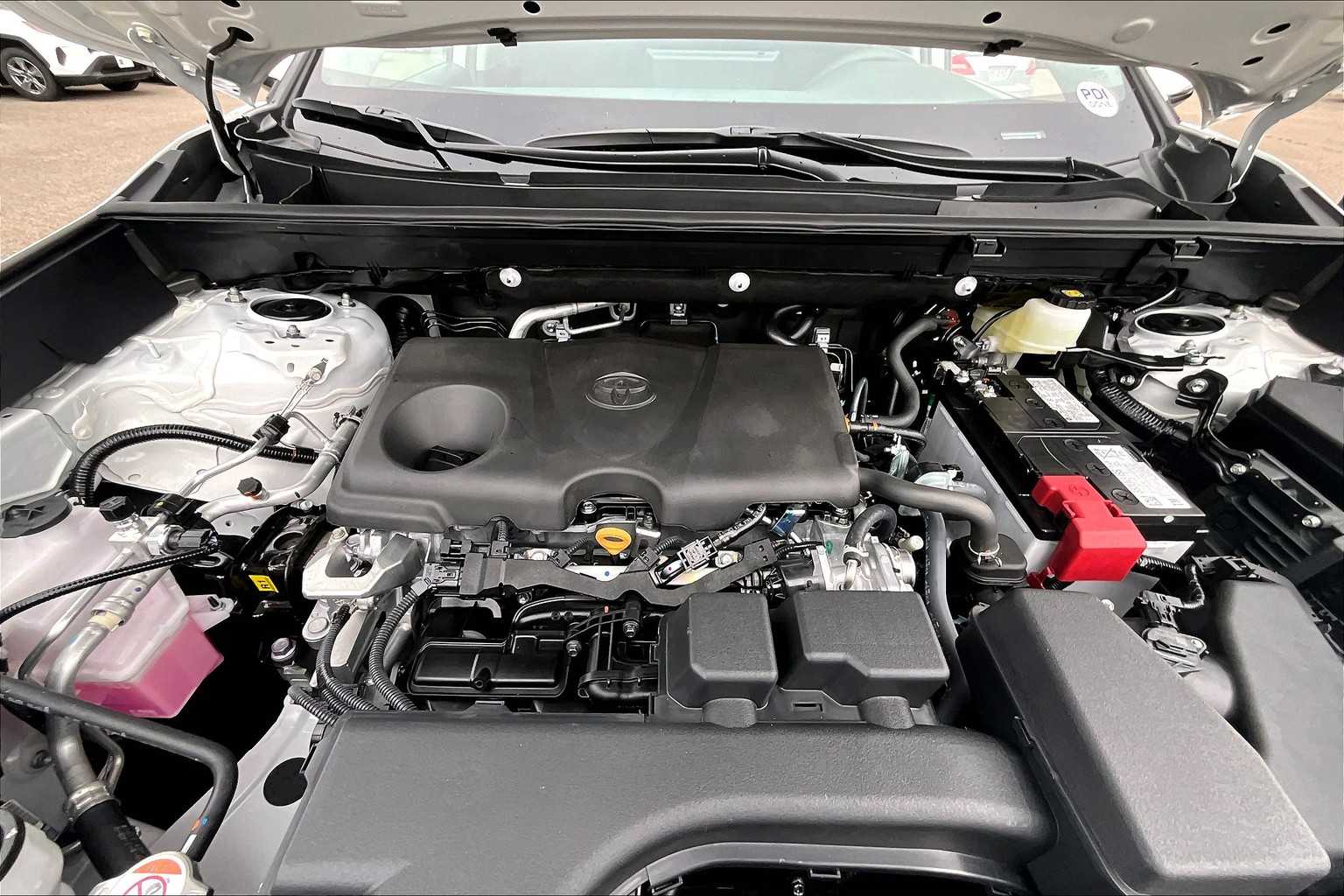 2025 Toyota RAV4 LE - Photo 16