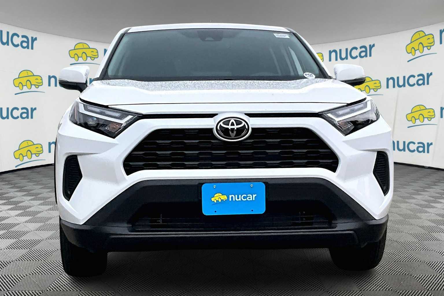 2025 Toyota RAV4 LE - Photo 3