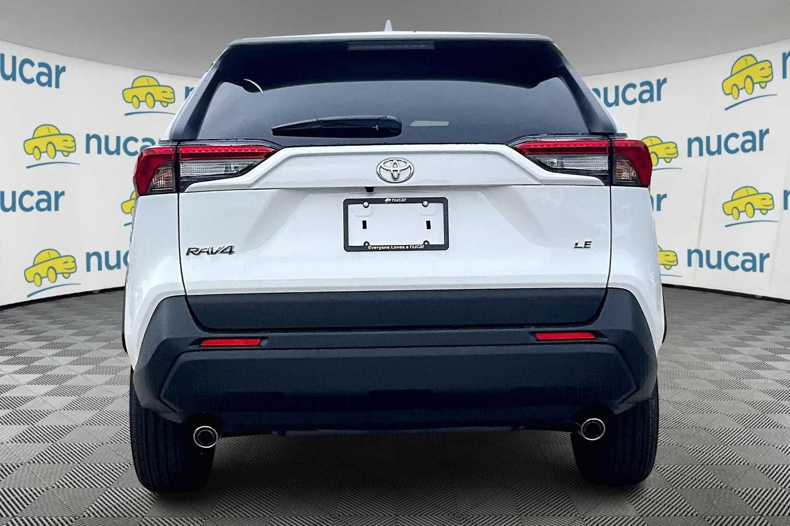 2025 Toyota RAV4 LE - Photo 6