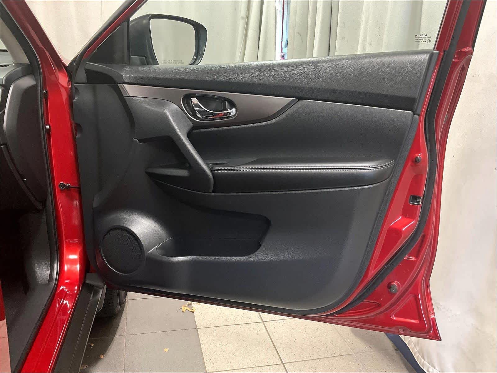 2015 Nissan Rogue S - Photo 11