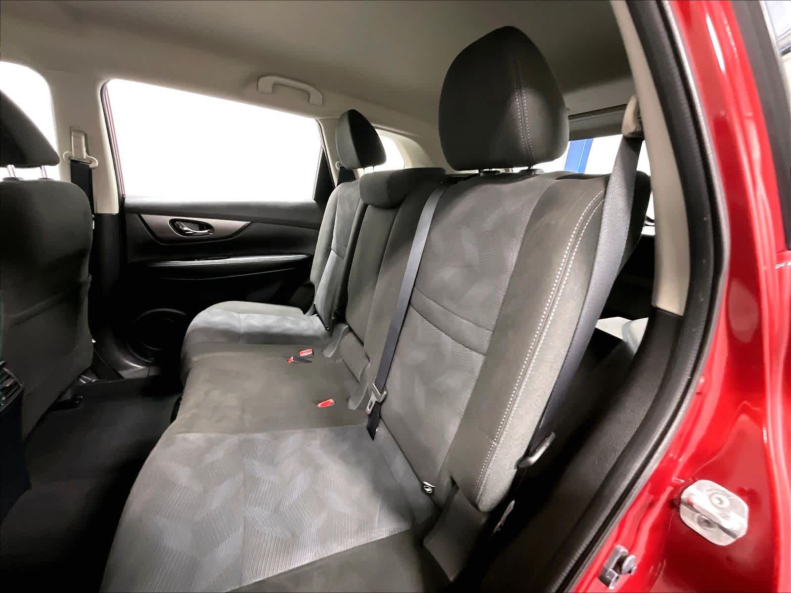 2015 Nissan Rogue S - Photo 14