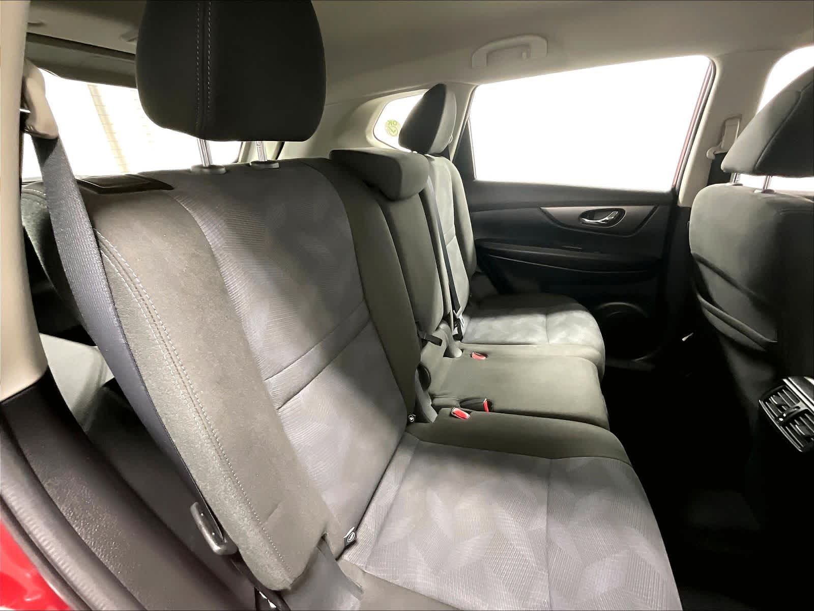 2015 Nissan Rogue S - Photo 15