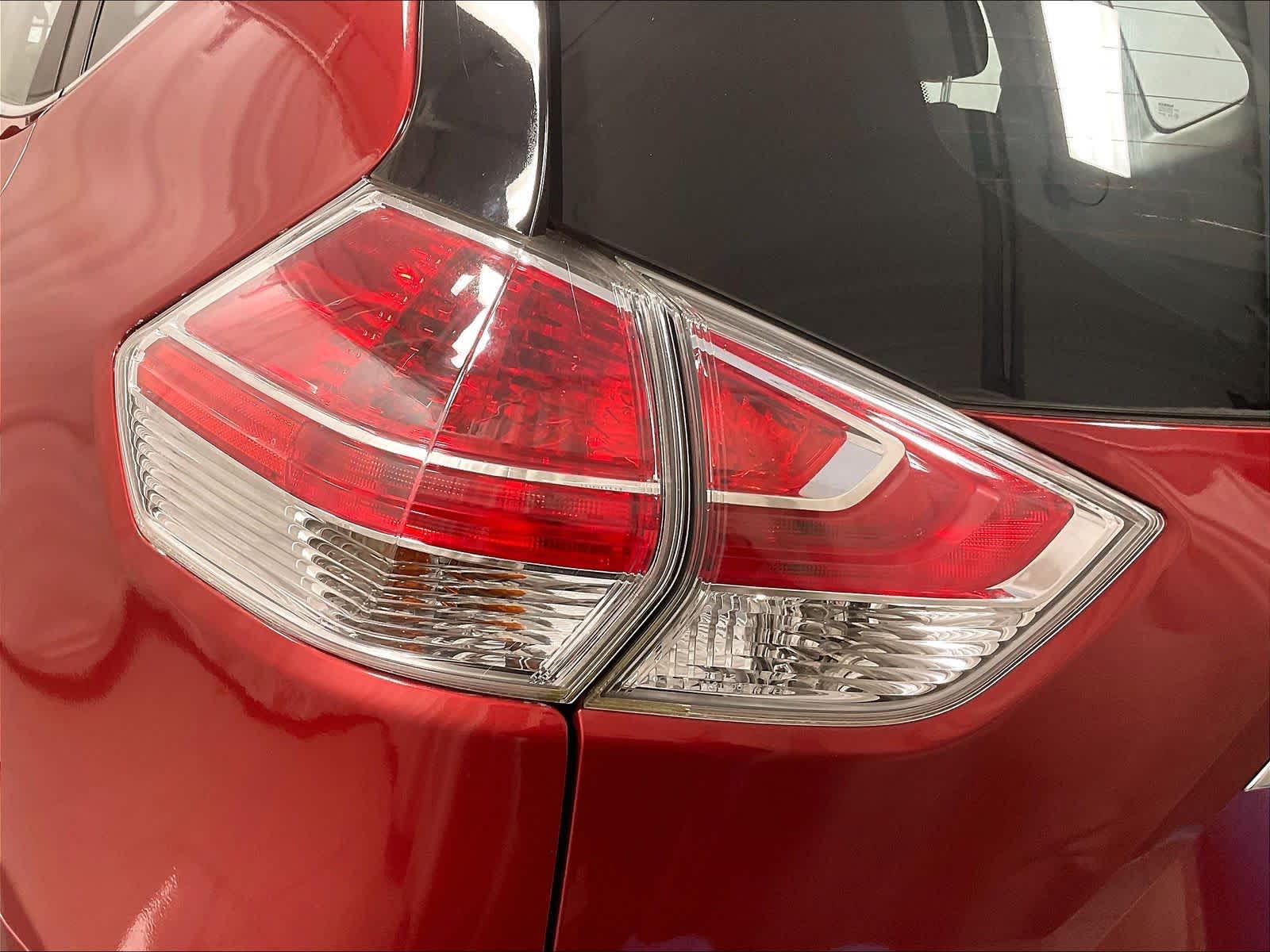 2015 Nissan Rogue S - Photo 32