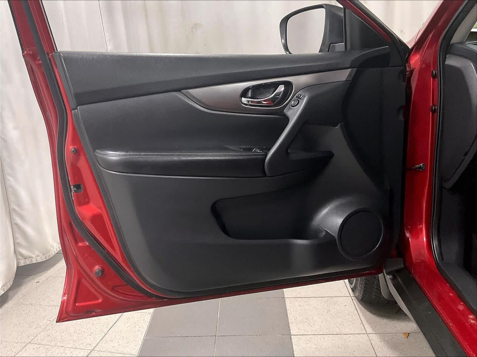 2015 Nissan Rogue S - Photo 8