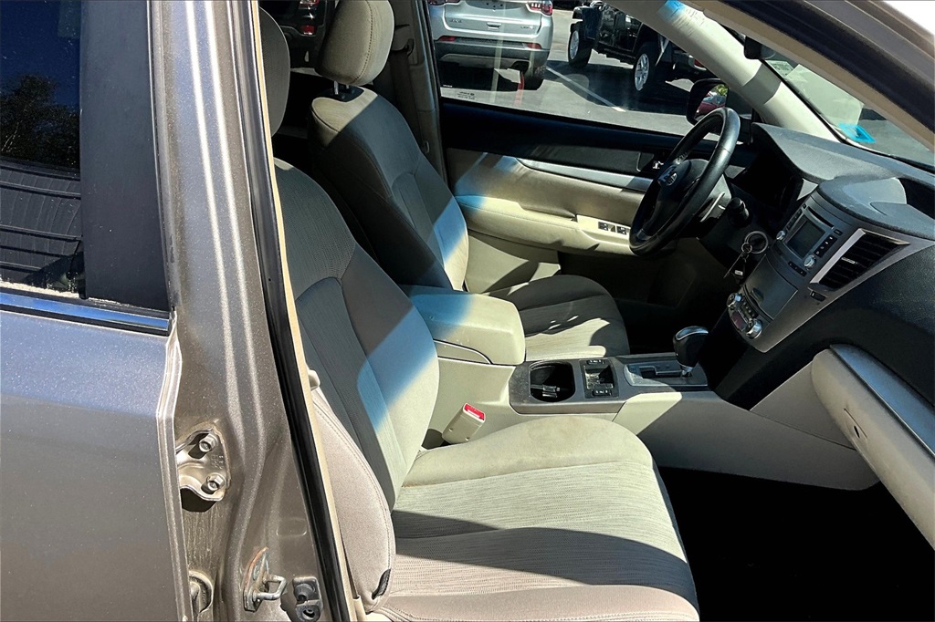 2014 Subaru Outback 2.5i Premium - Photo 11
