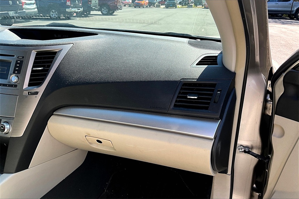 2014 Subaru Outback 2.5i Premium - Photo 13