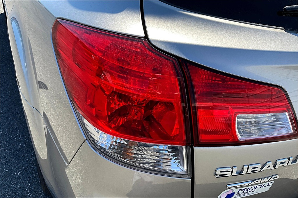 2014 Subaru Outback 2.5i Premium - Photo 32