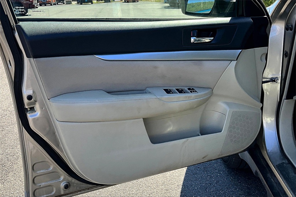 2014 Subaru Outback 2.5i Premium - Photo 9