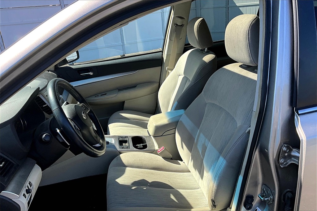 2014 Subaru Outback 2.5i Premium - Photo 10