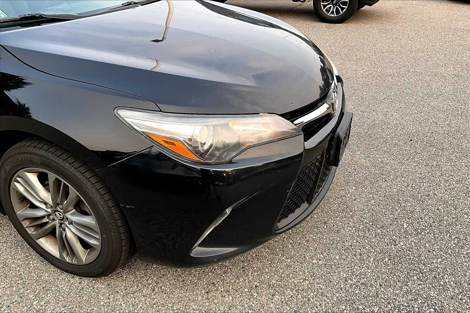 2017 Toyota Camry SE - Photo 5