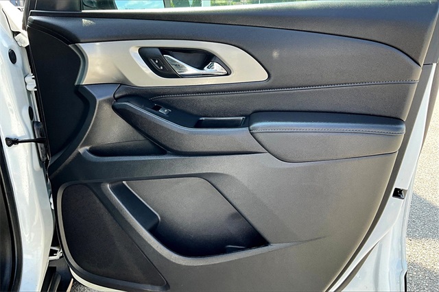 2023 Chevrolet Traverse LT - Photo 12
