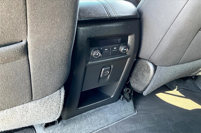 2023 Chevrolet Traverse LT - Photo 25
