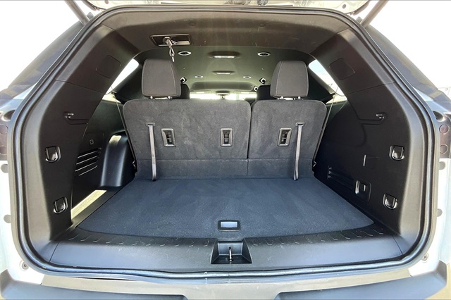 2023 Chevrolet Traverse LT - Photo 26