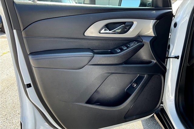 2023 Chevrolet Traverse LT - Photo 9