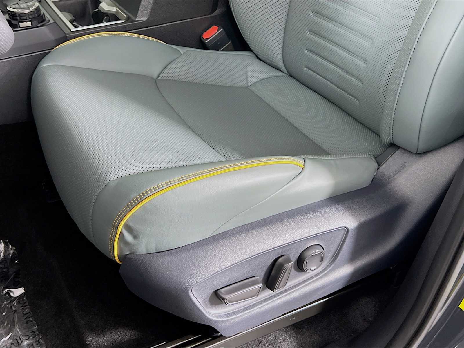 2025 Toyota Tacoma Trailhunter Hybrid - Photo 16