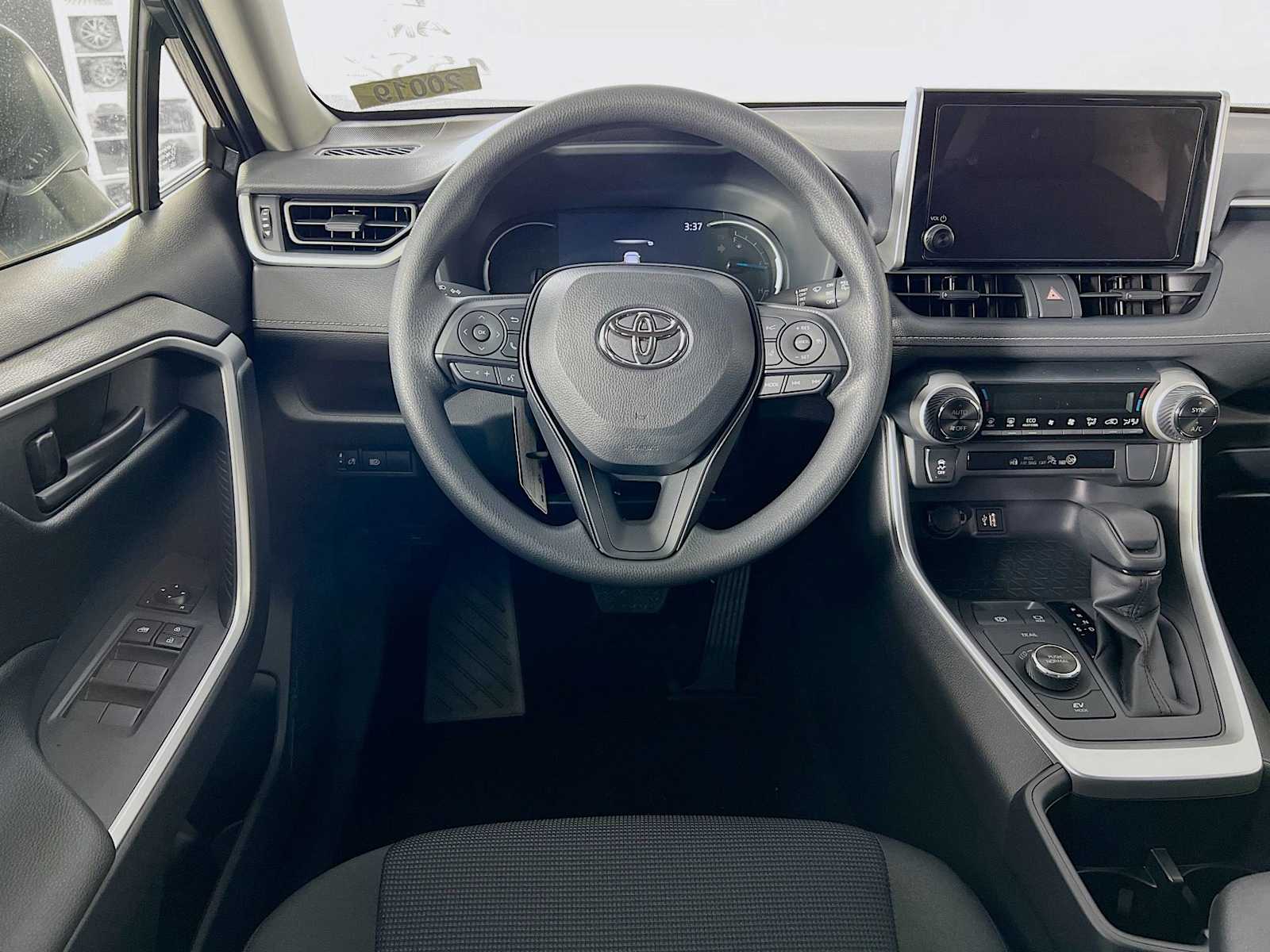 2025 Toyota RAV4 Hybrid LE - Photo 15