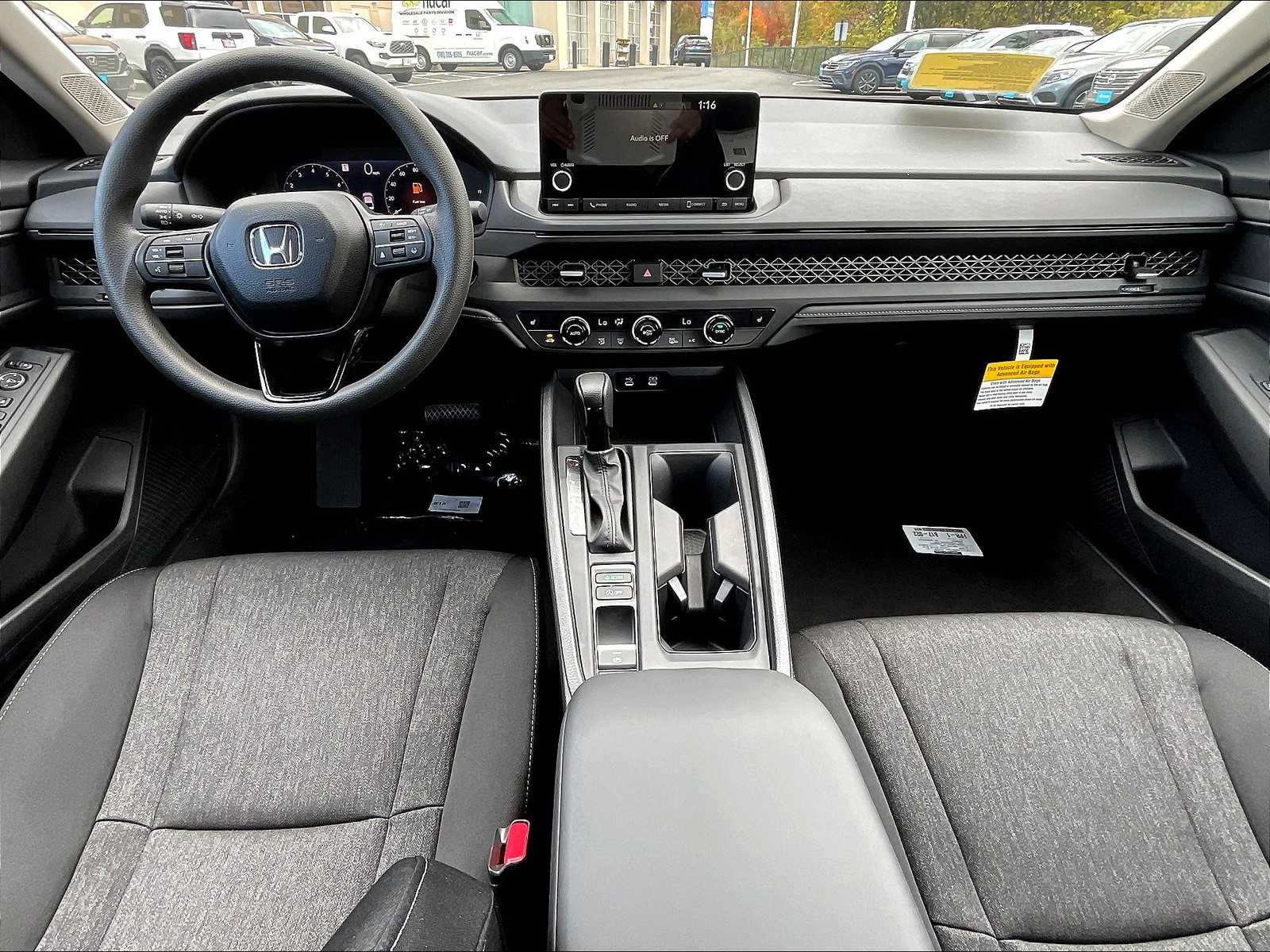 2025 Honda Accord SE - Photo 12