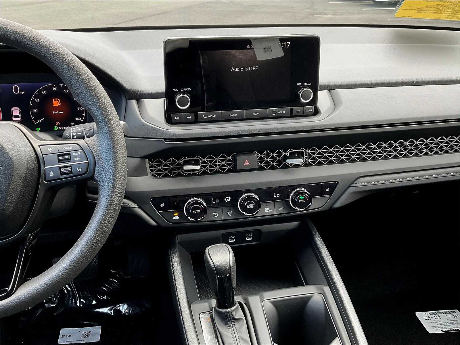 2025 Honda Accord SE - Photo 13