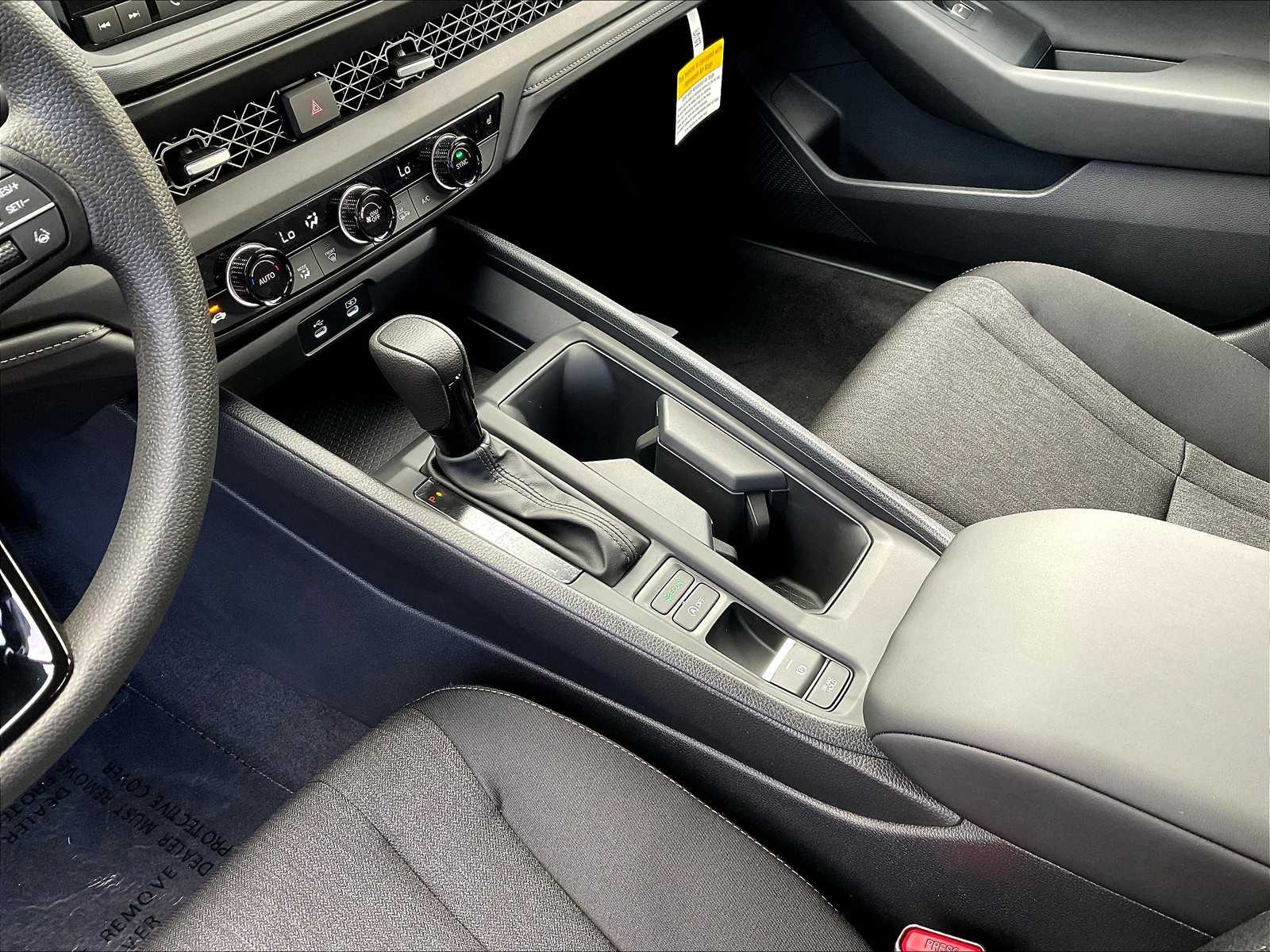 2025 Honda Accord SE - Photo 14