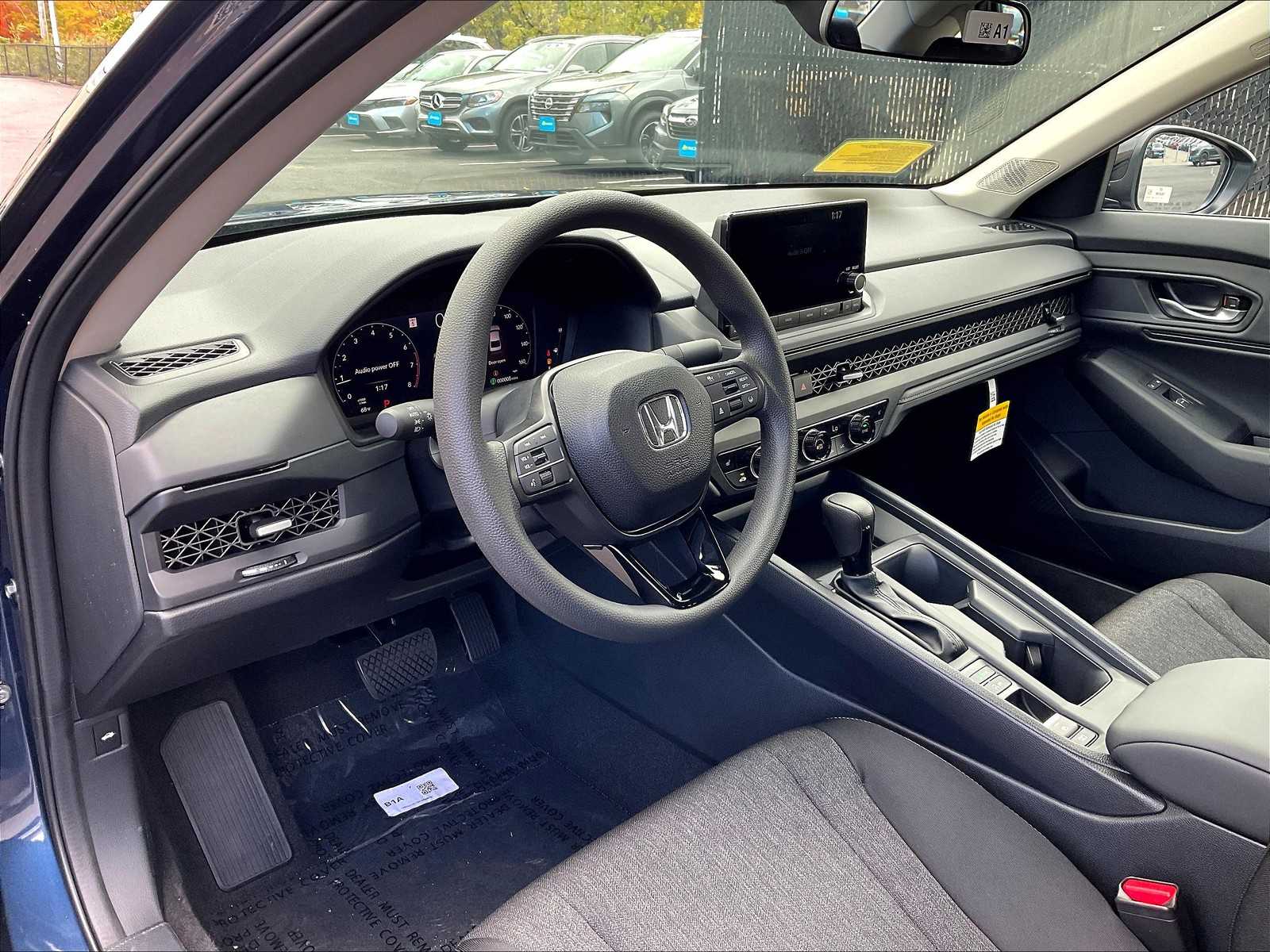 2025 Honda Accord SE - Photo 9