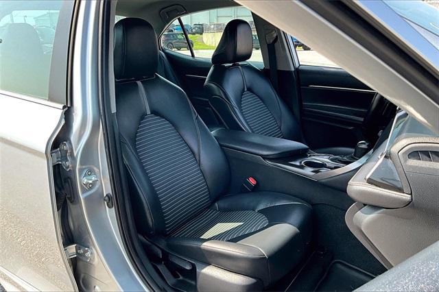 2023 Toyota Camry SE - Photo 11